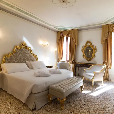 Ca' Bonfadini Historic Experience Венеция