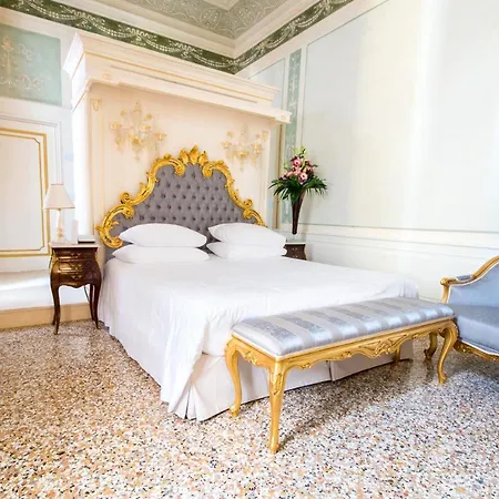 Ca' Bonfadini Historic Experience