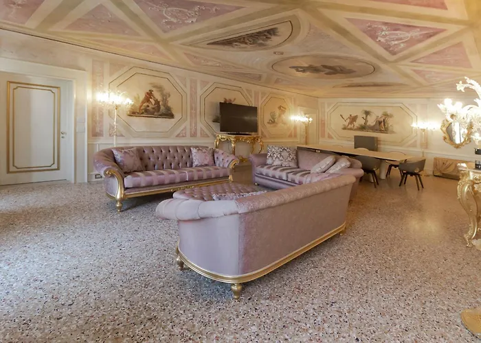 Ca' Bonfadini Historic Experience Hotel