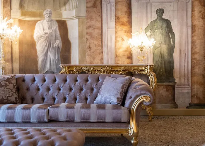 Ca' Bonfadini Historic Experience Hotel