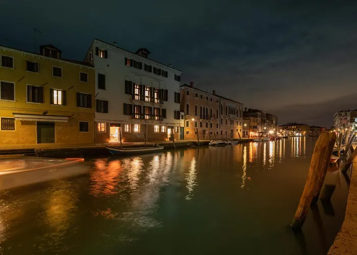 Ca' Bonfadini Historic Experience Hotel