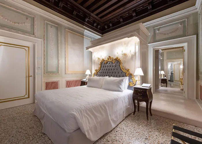 Hotel Ca' Bonfadini Historic Experience 5*
