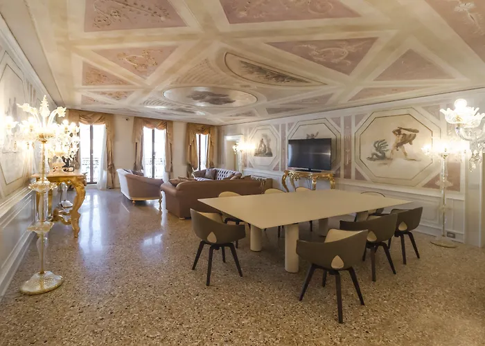 Ca' Bonfadini Historic Experience Hotel 5*