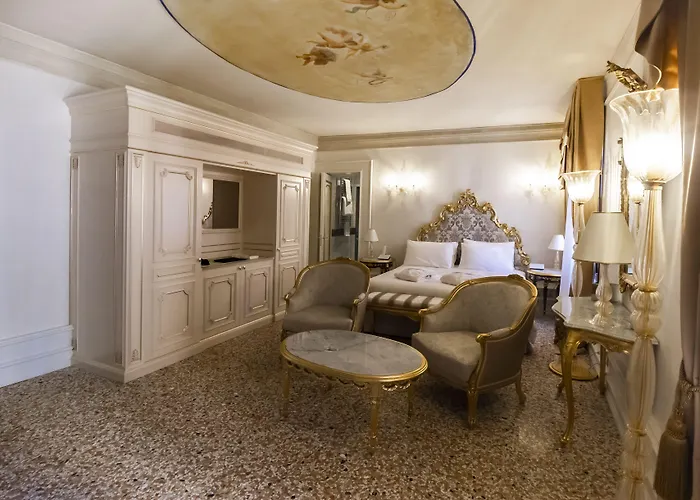 Ca' Bonfadini Historic Experience 5*