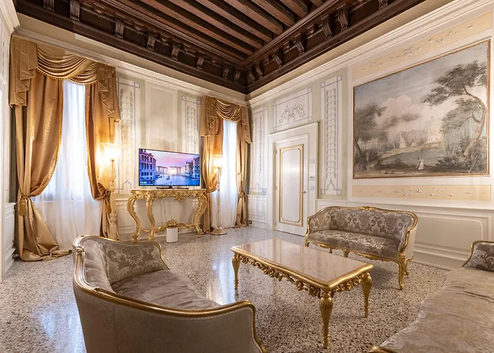 Ca' Bonfadini Historic Experience Hotel 5*