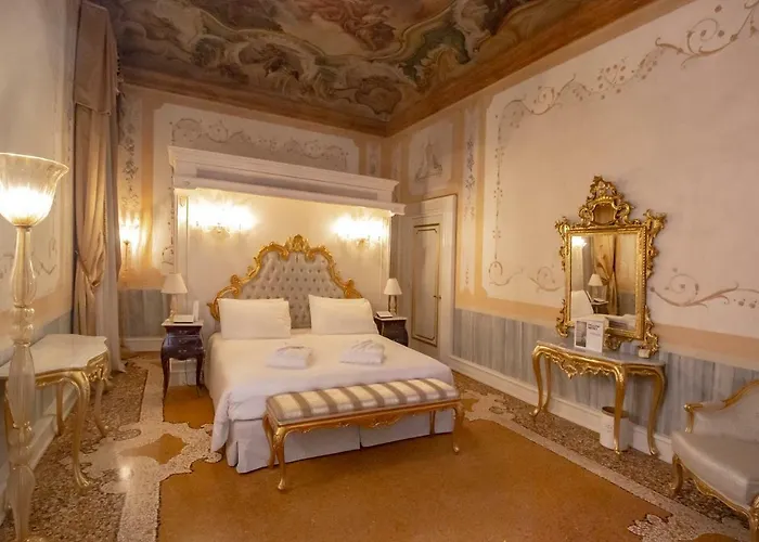 Ca' Bonfadini Historic Experience 5* Veneza