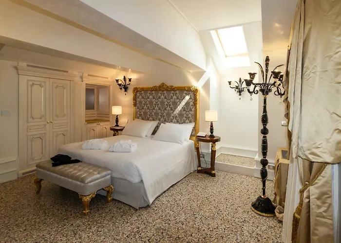 Hotel Ca' Bonfadini Historic Experience 5*