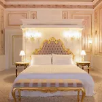 Ca' Bonfadini Historic Experience Hotel