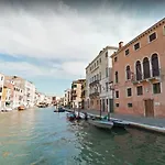 Ca' Bonfadini Historic Experience Hotel 5*