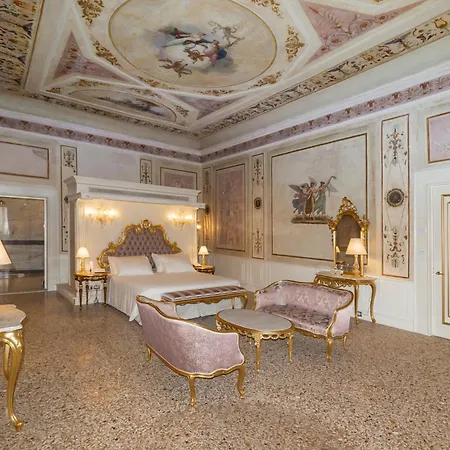 Ca' Bonfadini Historic Experience Hotel