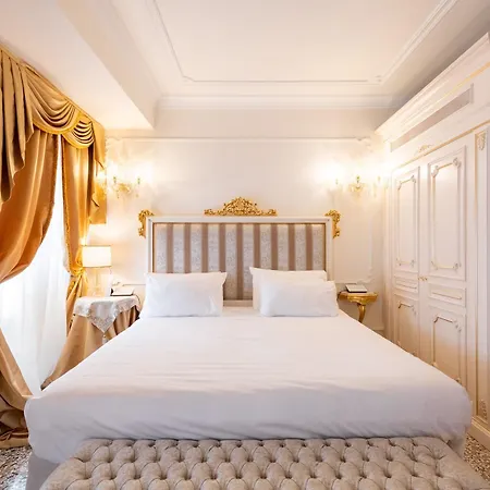 Ca' Bonfadini Historic Experience Hotell 5*