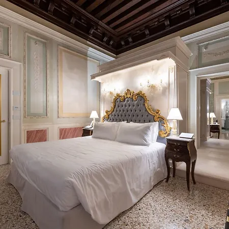 Hotell Ca' Bonfadini Historic Experience 5*
