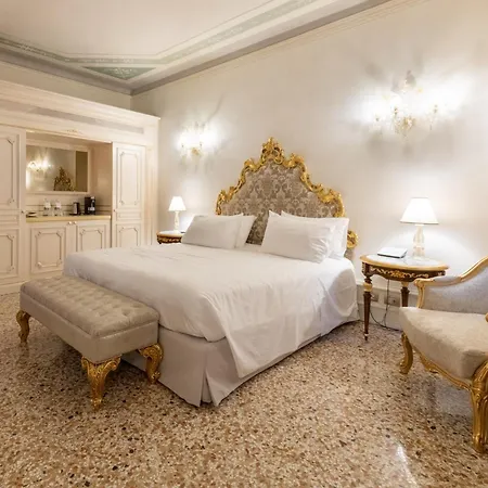Ca' Bonfadini Historic Experience 5*