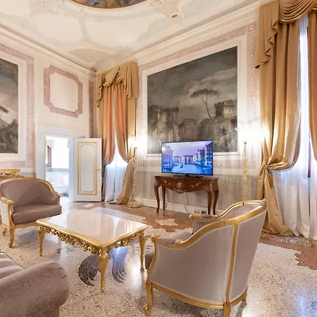 Ca' Bonfadini Historic Experience