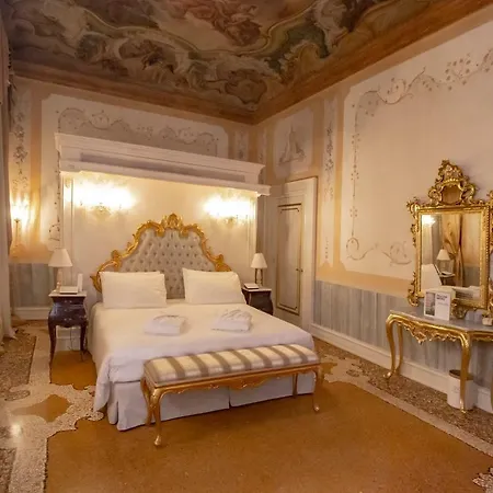 Ca' Bonfadini Historic Experience 5* Venice
