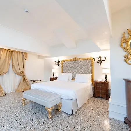 Ca' Bonfadini Historic Experience Hotel Venice