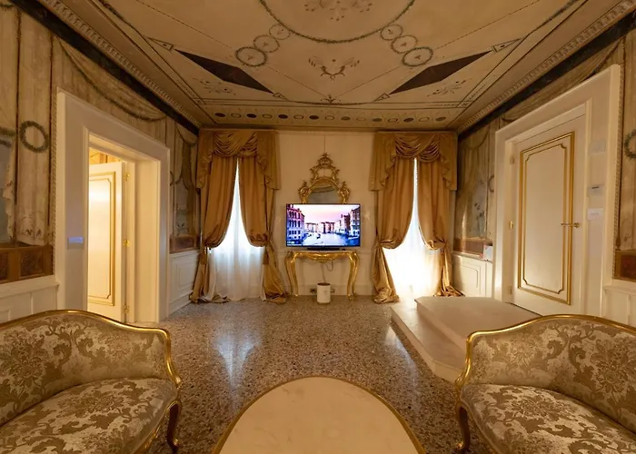 Ca' Bonfadini Historic Experience