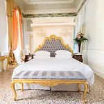 Ca' Bonfadini Historic Experience Hotel