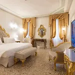 Ca' Bonfadini Historic Experience Hotel 5*