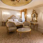 Ca' Bonfadini Historic Experience Hotel 5*