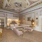Ca' Bonfadini Historic Experience Hotel