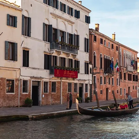 Ca' Bonfadini Historic Experience Hotel Venedig